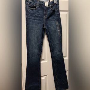American Eagle high rise long skinny jeans, never worn, tags attached.